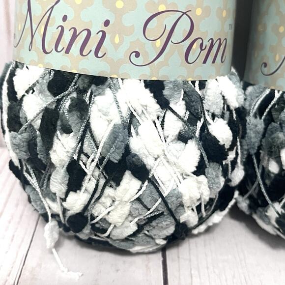 Sundance Mini Pom Ladder Yarn Black White & Gray #4 MEDIUM 3.5 oz each Lot f 2 - Picture 3 of 5